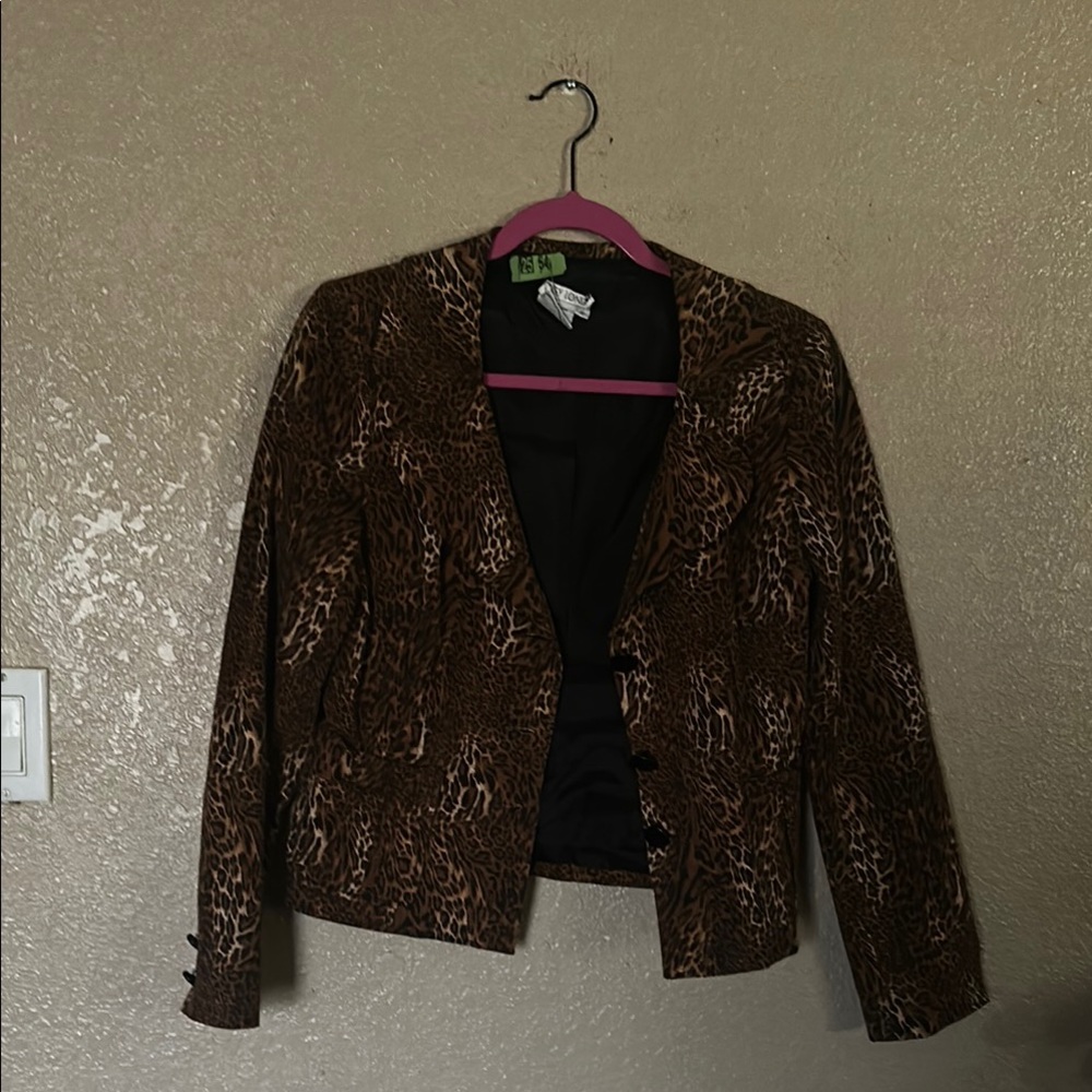 Maggie  London size 6 Leopard Print Women's Jacket